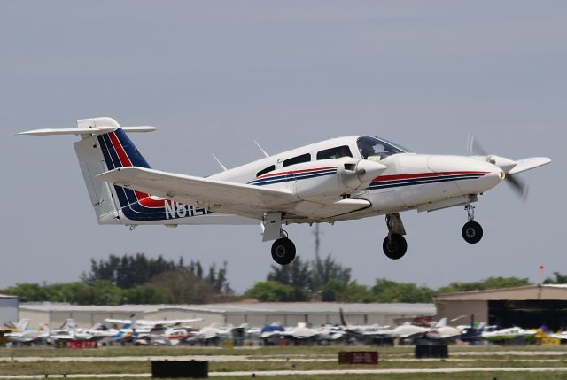 Piper PA-44 Seminole (N81EF)