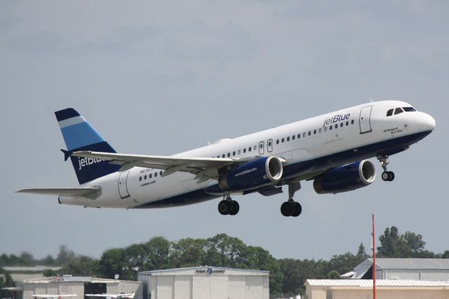 Airbus A320 (N636JB) - JetBlue Flight 346 (N636JB) departs Sarasota-Bradenton Interntional Airport enroute to John F Kennedy International Airport