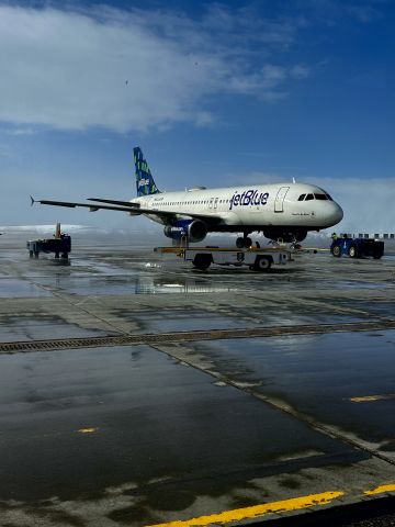 Airbus A320 (N662JB) - Push Back