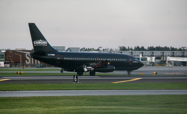 Boeing 737-700 (C-FBIM) - Coming in from Albany, rare to see a -200 in Syracuse. Likely bringing in SU fans for the game