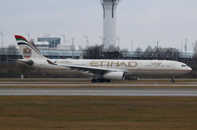 Airbus A330-300 (A6-AFE)