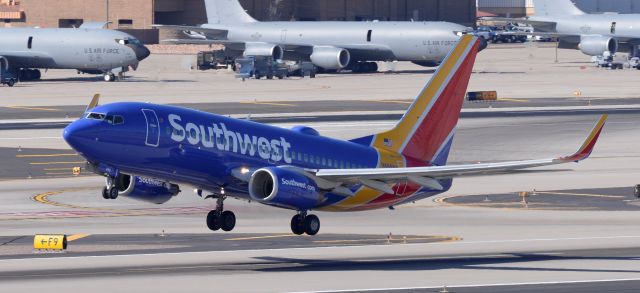 Boeing 737-700 (N488WN) - phoenix sky harbor international airport 07MAR20