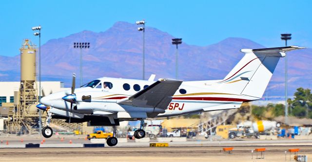 Bell JetRanger (N85PJ) - N85PJ 1981 Beech F90 King Air C/N LA-163 -   Las Vegas - McCarran International (LAS / KLAS) USA - Nevada, October 26, 2011 Photo: Tomás Del Coro