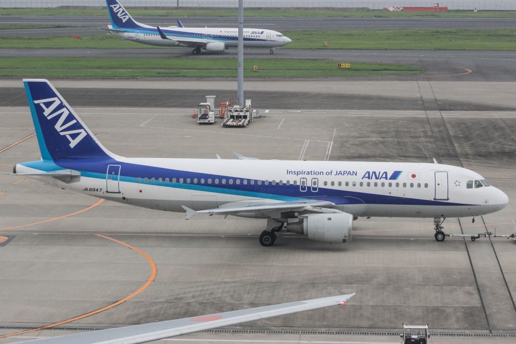 Airbus A320 (JA8947)