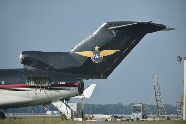 Boeing 727-100 — - Being parted out as seen on 09-11-19