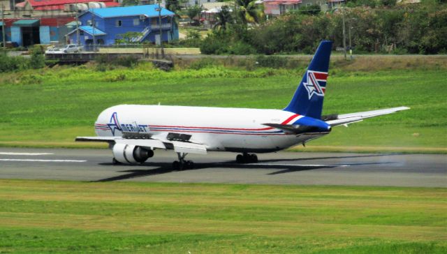BOEING 767-300 (N396CM)