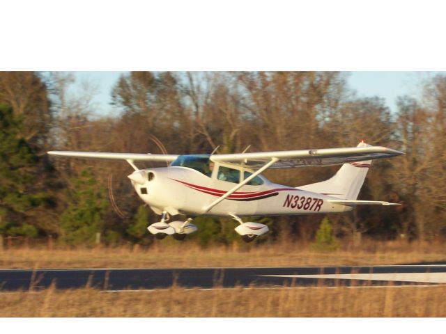 Cessna Skylane (N3387R)