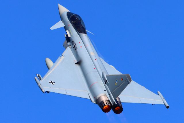 EUROFIGHTER Typhoon (twin-jet) (EUFI) Aircraft (page 1) - FlightAware