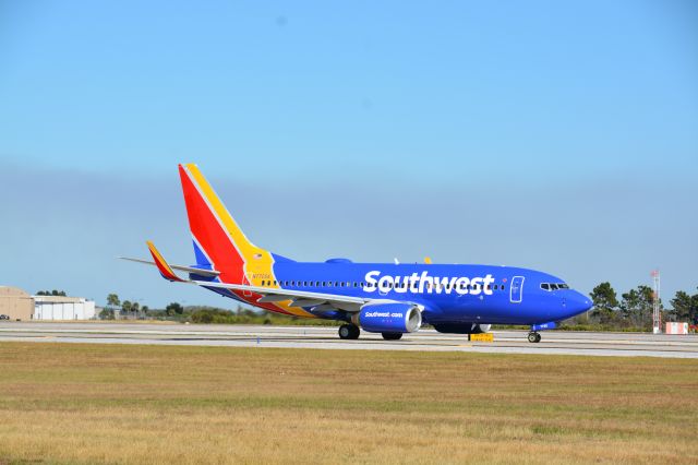 Boeing 737-700 (N7705A)