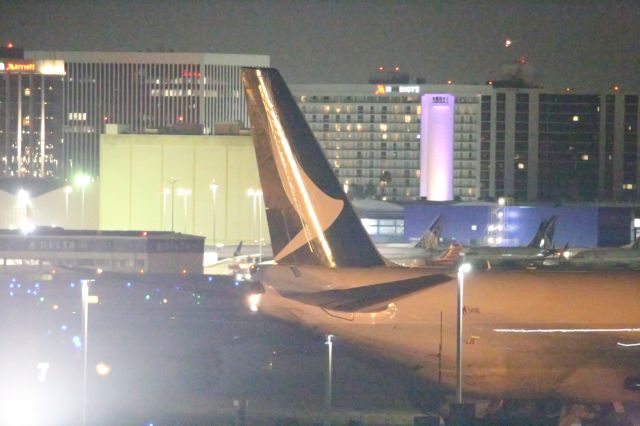 BOEING 747-8 (B-LJE)