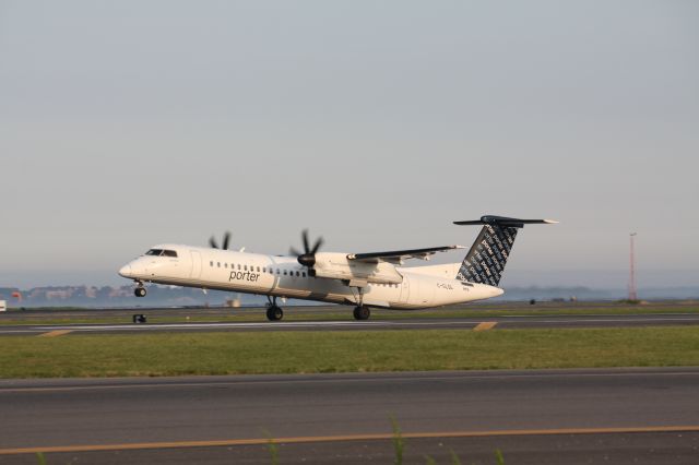 de Havilland Dash 8-400 (C-GLQL)