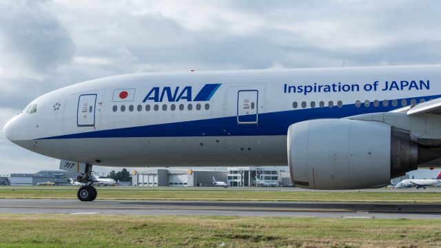 Boeing 777 (JA717A)