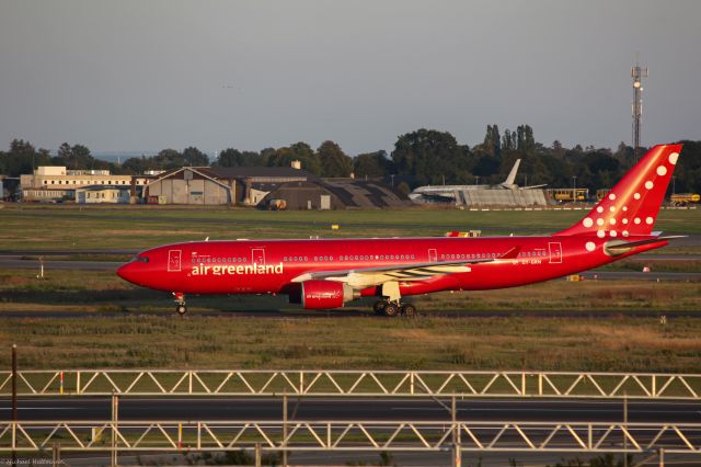 Airbus A330-300 (OY-GRN) - Taxie to gate, after landning, august 2009