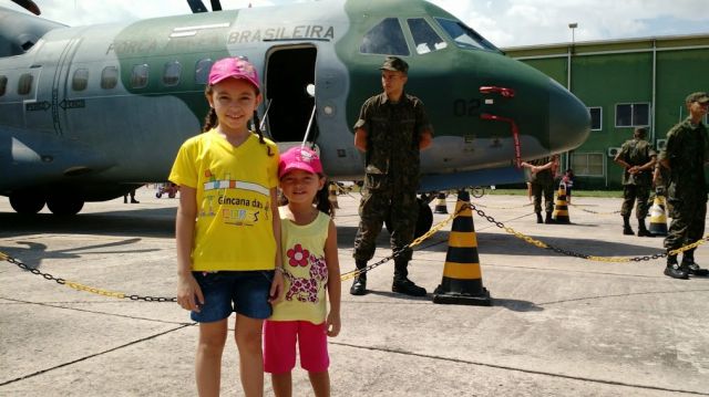 — — - Portões abertos da Base Aérea de Manaus/AM - Brasil