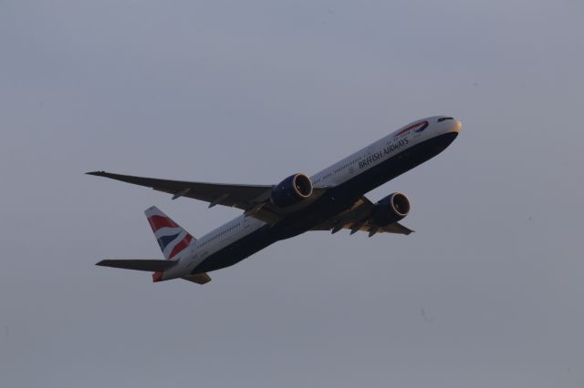 BOEING 777-300ER (G-STBH)