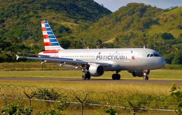 Airbus A320 (N117UW)