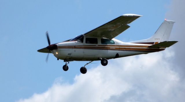 Cessna Centurion (N761TH) - On final is this 1978 Cessna Centurion T210M in the Summer of 2019.