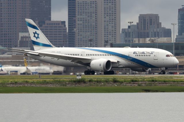 Boeing 787-8 (4X-ERA) - 'El Al 015' arriving from Tel Aviv