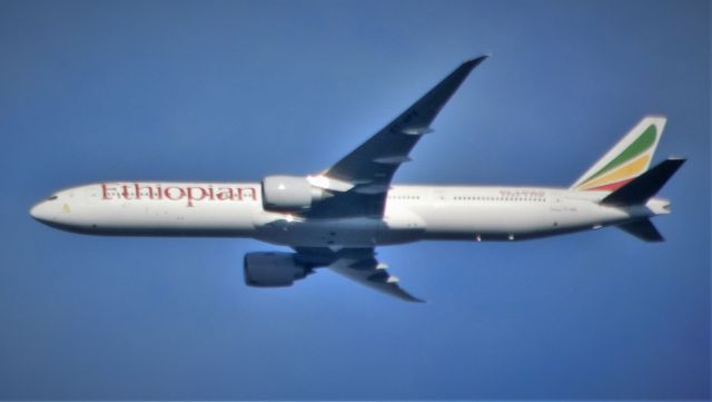 Boeing 777-200 (ET-APX)