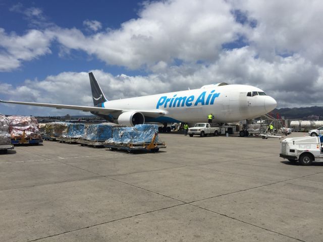 N1487A — - Amazon Prime Air flight being loaded for KLAX.