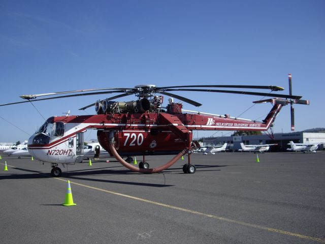 N720HT — - Sikorsky CH-54B Skycrane. Special built water tank holds 2,600 gallons and can be filled in 45 seconds.