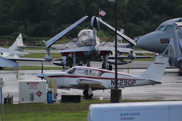 Piper PA-24 Comanche (N5290P)