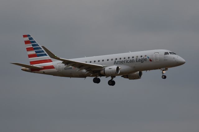 Embraer 175 (N259NN)