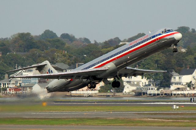 McDonnell Douglas MD-83 (N967TW) - AA #9787 to Dallas departing on 22R