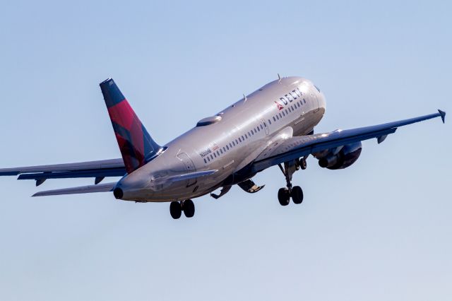Airbus A319 (N355NB)