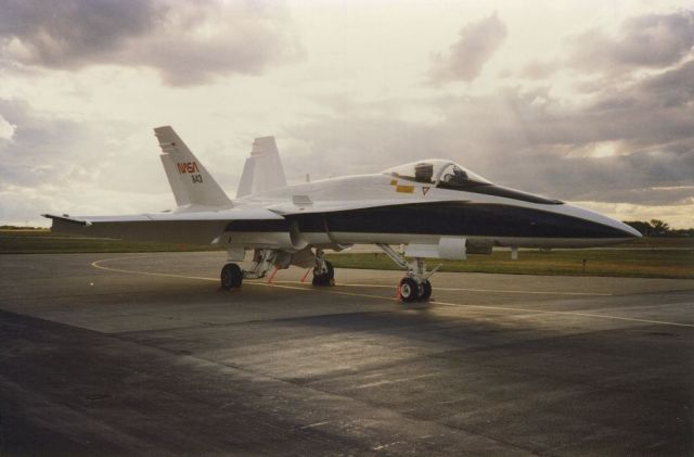 McDonnell Douglas FA-18 Hornet (N843NA)