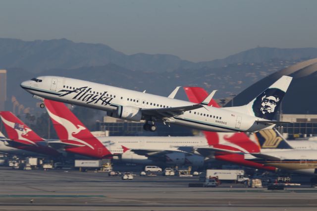 Boeing 737-900 (N409AS)