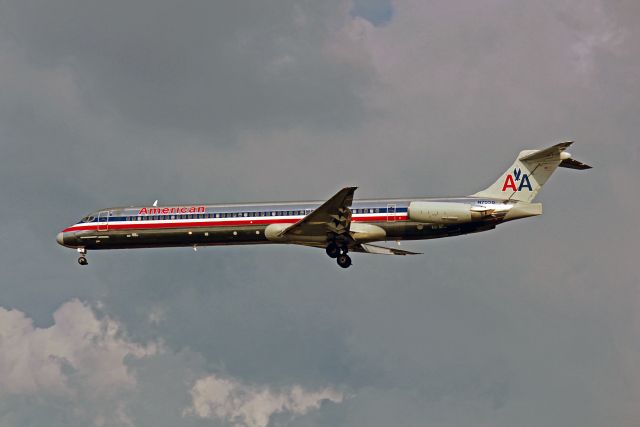 McDonnell Douglas MD-82 (N7550) - American Airlines, N7550, McDonnell Douglas MD-82, msn 53032, Photo by John A. Miller, a rel=nofollow href=http://www.PhotoEnrichments.comwww.PhotoEnrichments.com/a