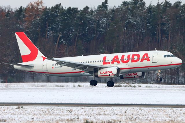Airbus A320 (9H-LOB)