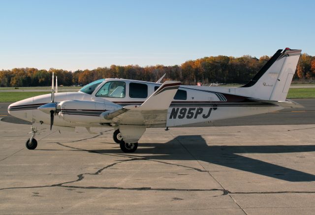 Beechcraft Baron (58) (N95PJ) - RELIANT IR operates the best maintained barons in the Northeast. RELIANT AIR offers the lowest fuel price on the Danbury (KDXR) airport.