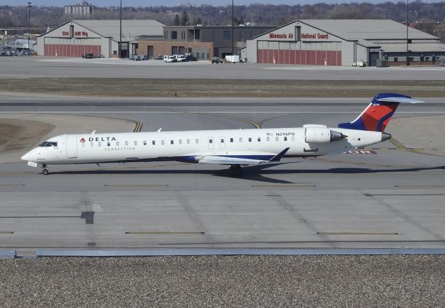 Canadair Regional Jet CRJ-900 (N296PQ)