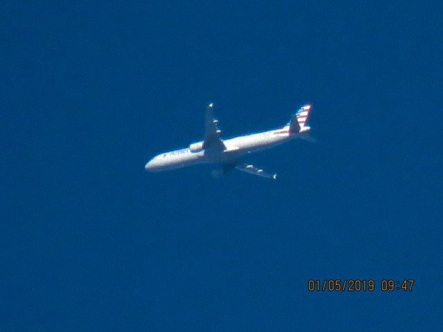 Airbus A321 (N176UW)