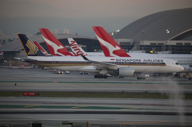 Airbus A350-900 (9V-SGC)