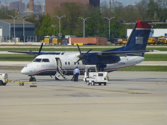 de Havilland Dash 8-100 (N938HA)