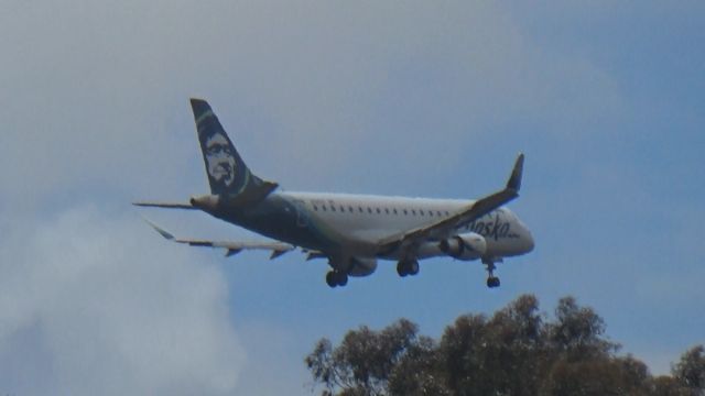 Embraer 175 (N186SY) - This flight was coming in from FAT = The obese city (Just Kidding, Fresno)