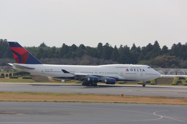 Boeing 747-400 (N666US)