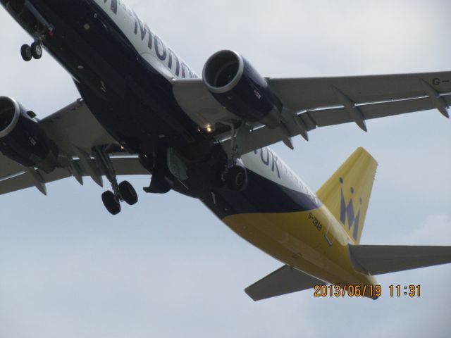 Airbus A320 (G-ZBAB)