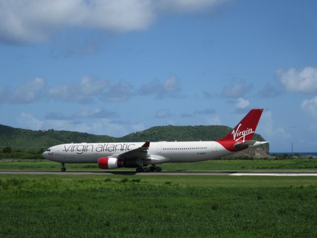 Airbus A330-300 (G-VSXY)