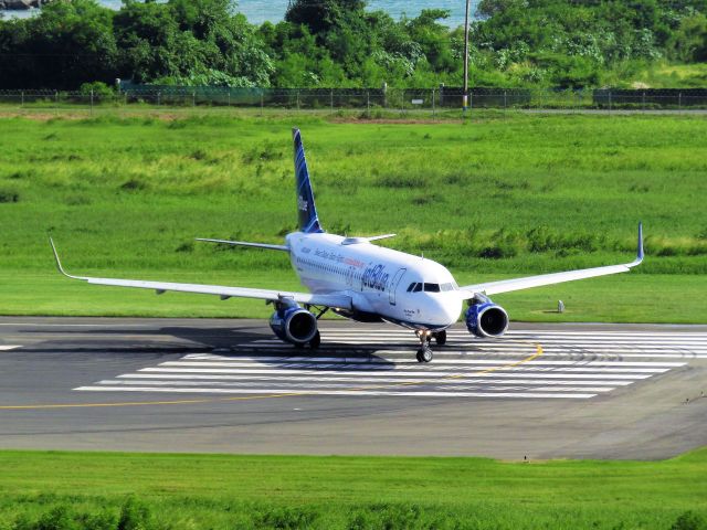 Airbus A320 (N805JB)