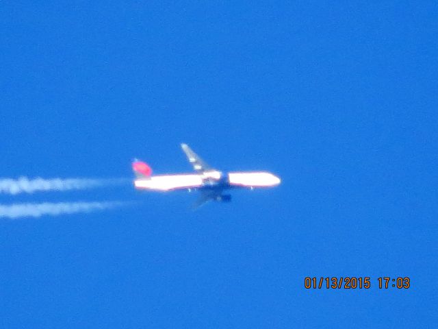 BOEING 767-300 (N129DL) - Delta Airlines flight 1218 from SLC to ATL over Southeastern Kansas at 37,000 feet.