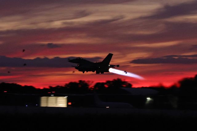 Lockheed F-16 Fighting Falcon (90-0731) - An F-16 Fighting Falcon lighting up what was probably one of the most colorful evening skies over Toledo I’ve seen.  (11 Aug 1010)