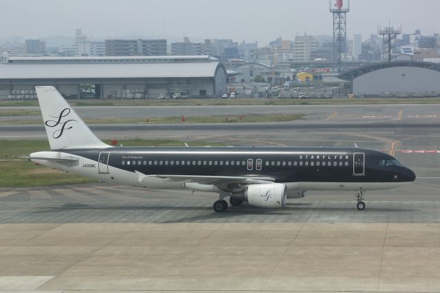 Airbus A320 (JA06MC)