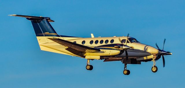 Beechcraft Super King Air 200 (N726CB) - N726CB 2009 Hawker Beechcraft B200GT Super King Air s/n BY-82 - North Las Vegas Airport  KVGTbr /Photo: TDelCorobr /December 13, 2024