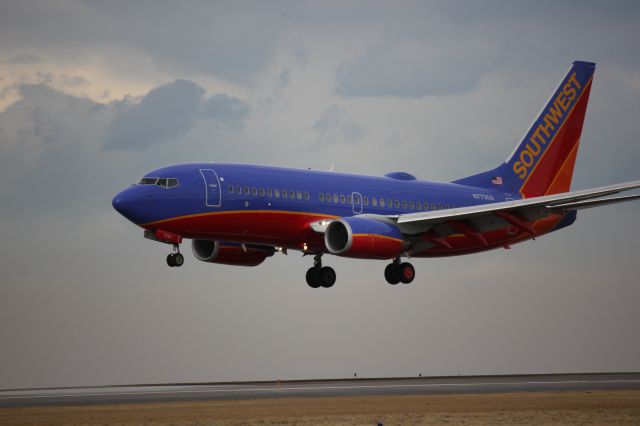 Boeing 737-700 (N7730A)