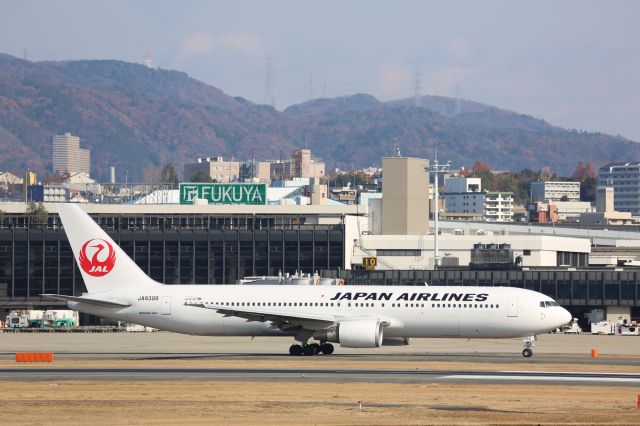 BOEING 767-300 (JA8399)