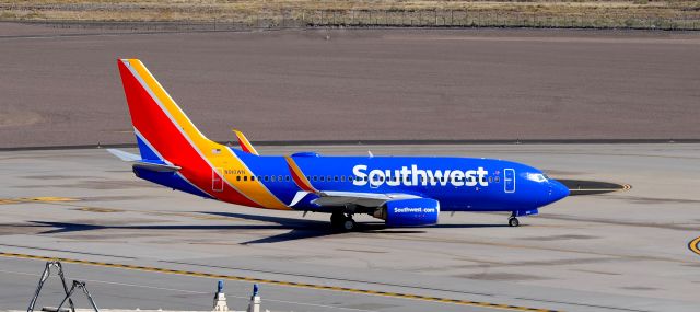 Boeing 737-700 (N910WN) - phoenix sky harbor international airport 18MAR22